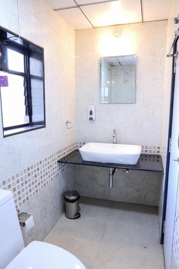 パナジ Surya Kiran Miramar Bed & Breakfast エクステリア 写真