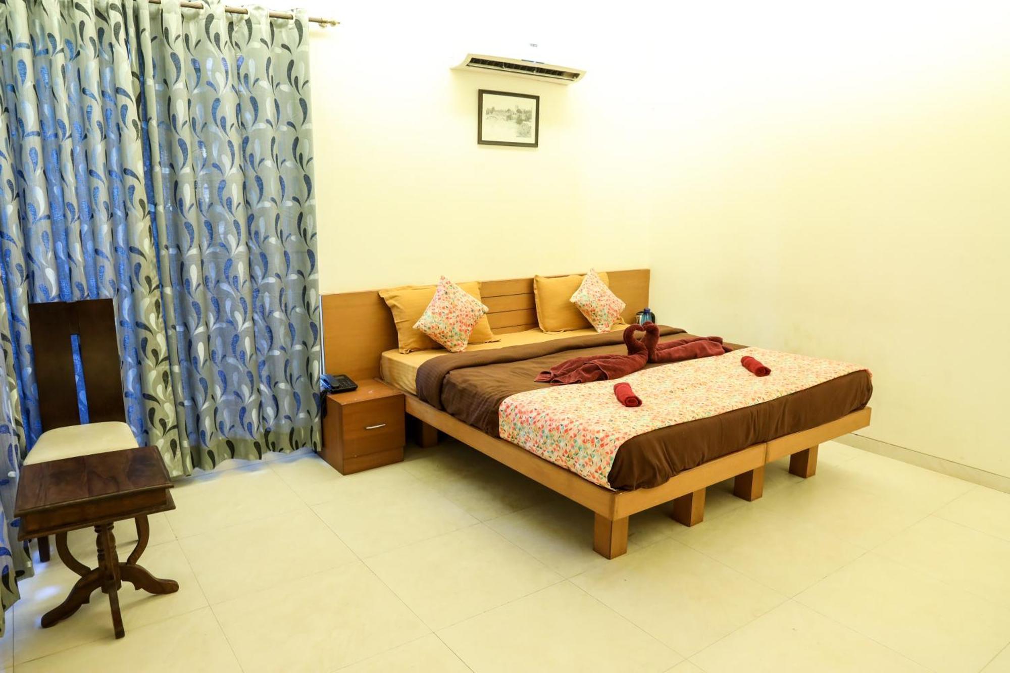 パナジ Surya Kiran Miramar Bed & Breakfast 部屋 写真